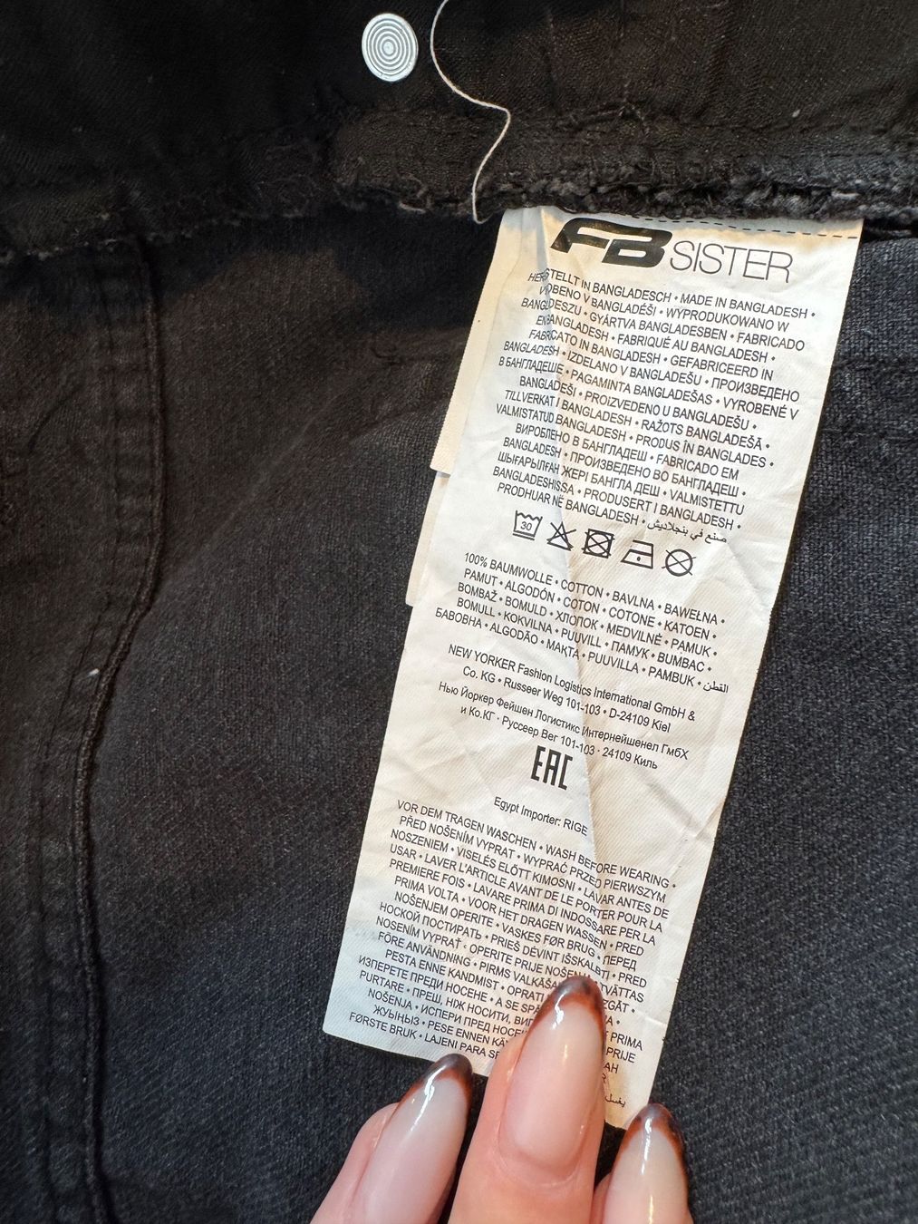 Jeans: Kurze Hose Jeans schwarz Grösse XL – Neu (gemäss Beschreibung) aus Bern von melaniezurbuchen 3