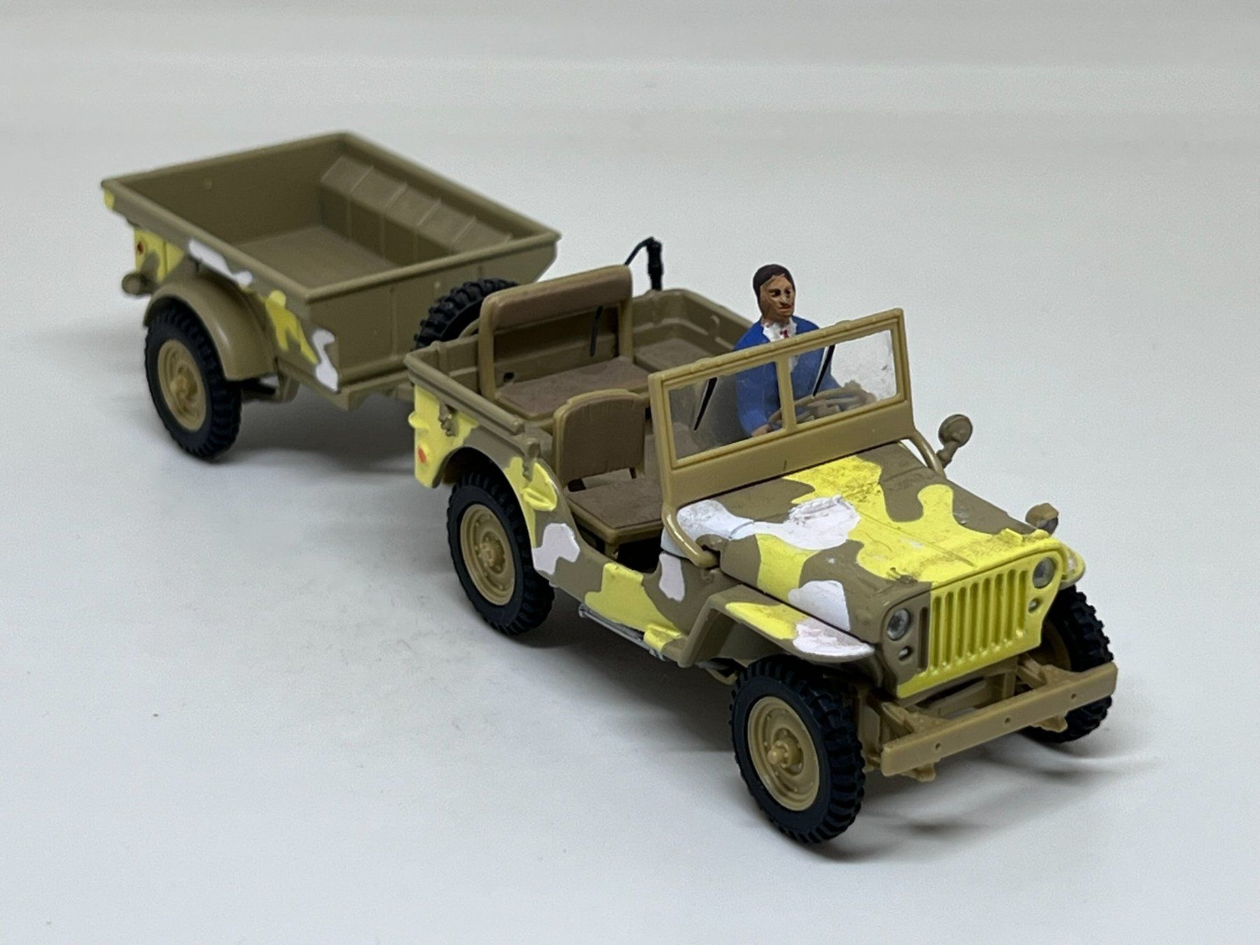 Voitures modèles: Jeep Willys & Trailer – D'occasion à Wildegg par LaaBoutique