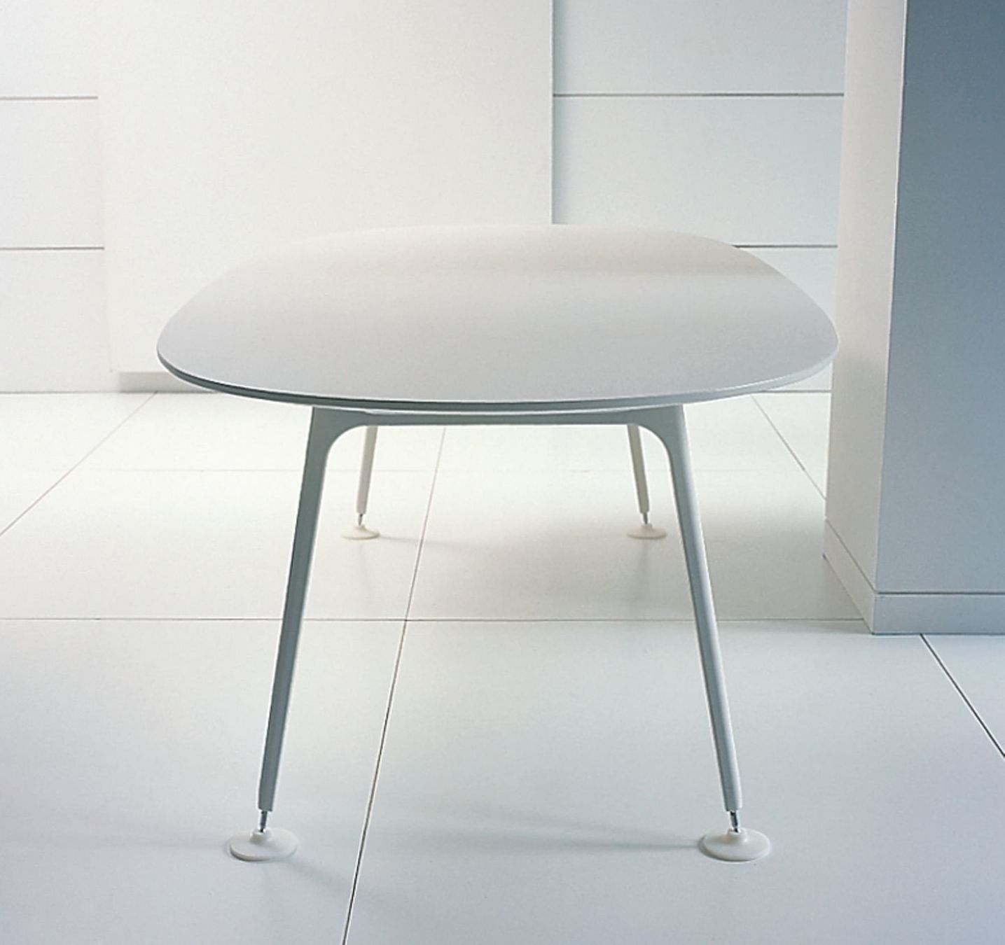 Vitra Tavoli: Vitra ATM Dining Table Jasper Morrison  - Klassiker – Usato da Zürich venduto da anader