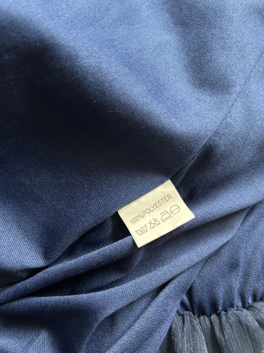 Vestiti: Robe Modelli bleue foncé – Usato da Genève venduto da NipponiaNippon 5