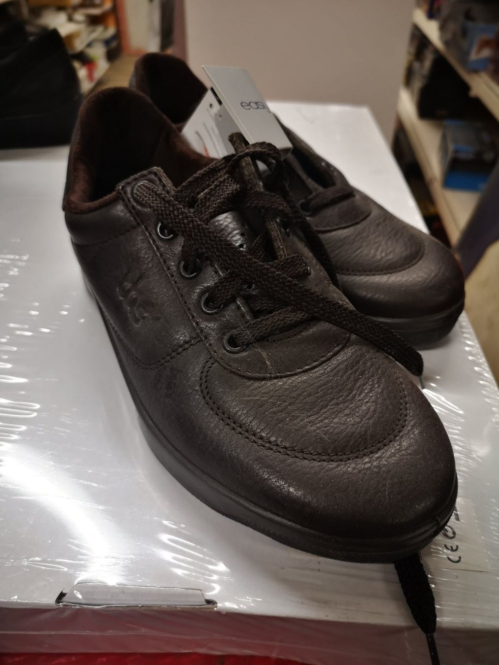 TBS Damenschuhe: Damenschuh – Neu und originalverpackt aus Möhlin von Highwaytom