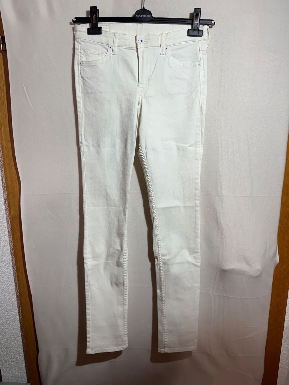 H&M Jeans: Weisse Jeans Gr. 28/32 – Usato da Grosswangen venduto da SALE_SALE_SALE