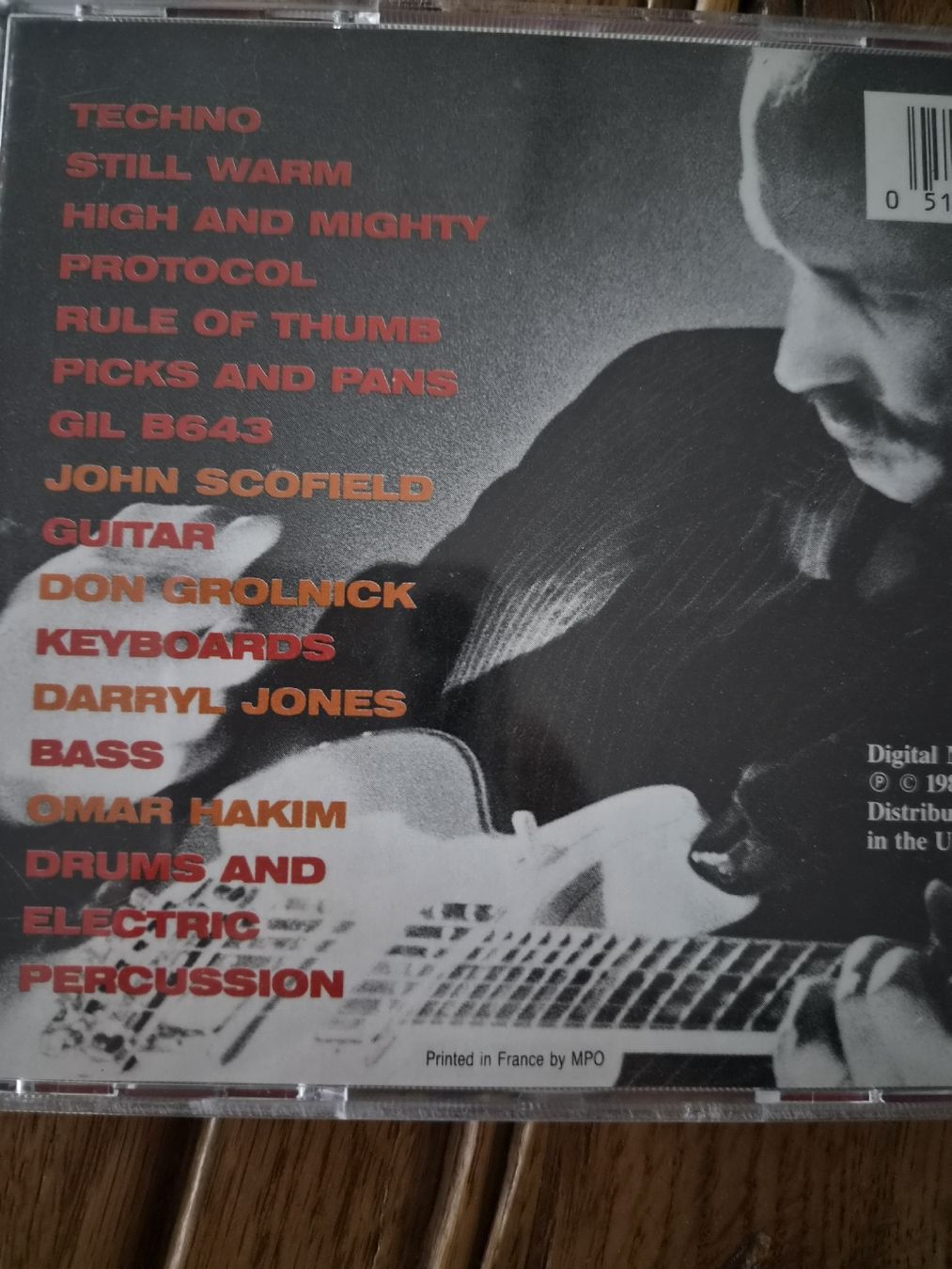 CD: JOHN SCOFIELD STILL WARM – Nuovo (secondo la descrizione) da Zofingen venduto da Tinpan 3