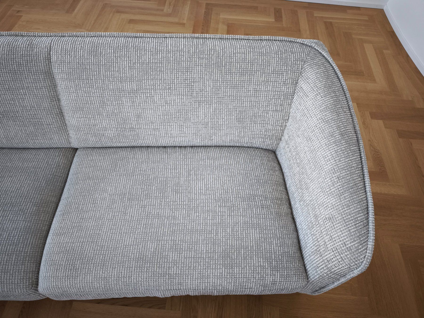Livique Divani: Sofa "Fady", Grau-Weiss, 3-Sitzer – Usato da Zürich venduto da Everest85 1