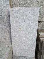 Helle Granitplatten für Garten oder Terasse (95 Stk)