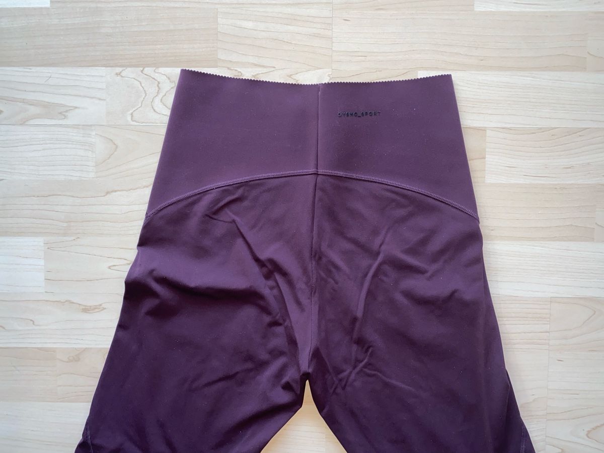 Oysho Leggings: Leggins Oysho bordeaux taille M comme neuf – Nuovo (secondo la descrizione) da Rubigen venduto da cam_drb7 3