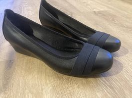 Ballerinas mit Absatz Gr. 39