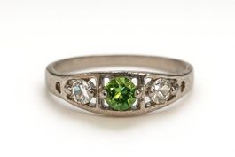 Bague fantaisie pierre verte et zircons