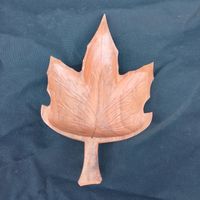 Holzschale Ahornblatt, handgeschnitzt