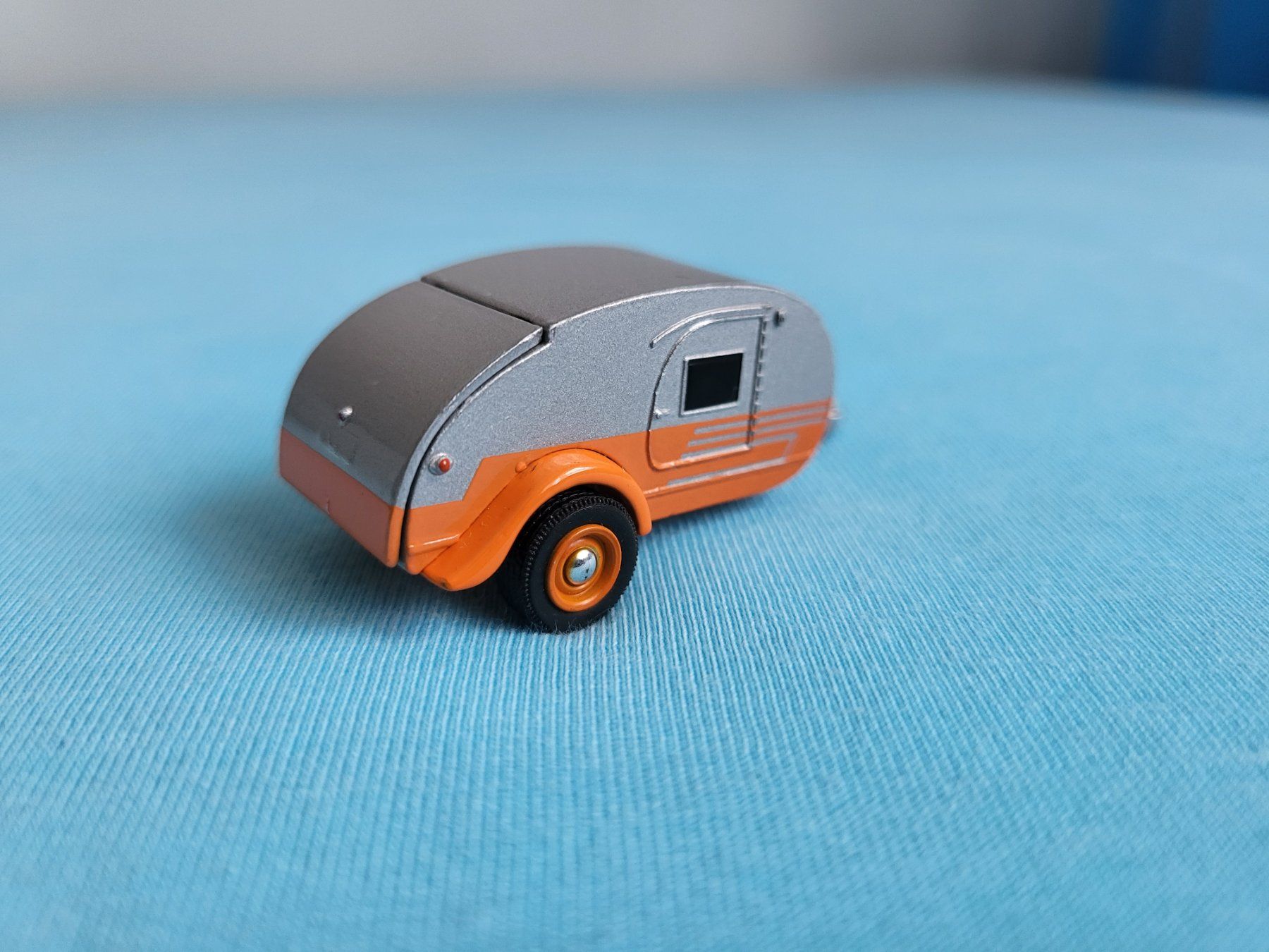 Greenlight Modellini d'auto: Greenlight, Camping Trailer "Teardrop" – Nuovo (secondo la descrizione) da Glattbrugg venduto da PhilKrill 8