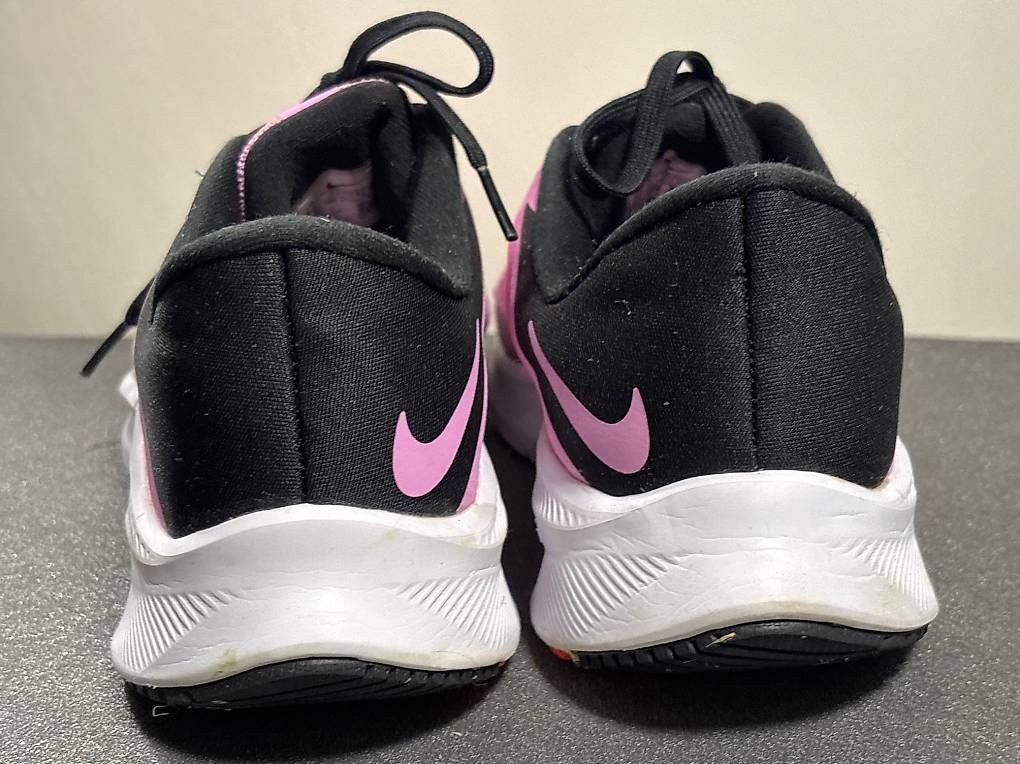 Scarpe da donna: Nike Running Schuh Grösse 41 – Usato da Stettlen venduto da Sim78one 2