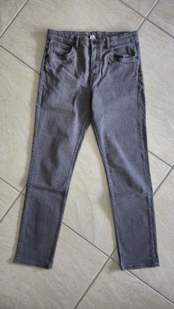 Jeans, H&M, T. 170, 15 ans. Taille réglable (comme neuf)