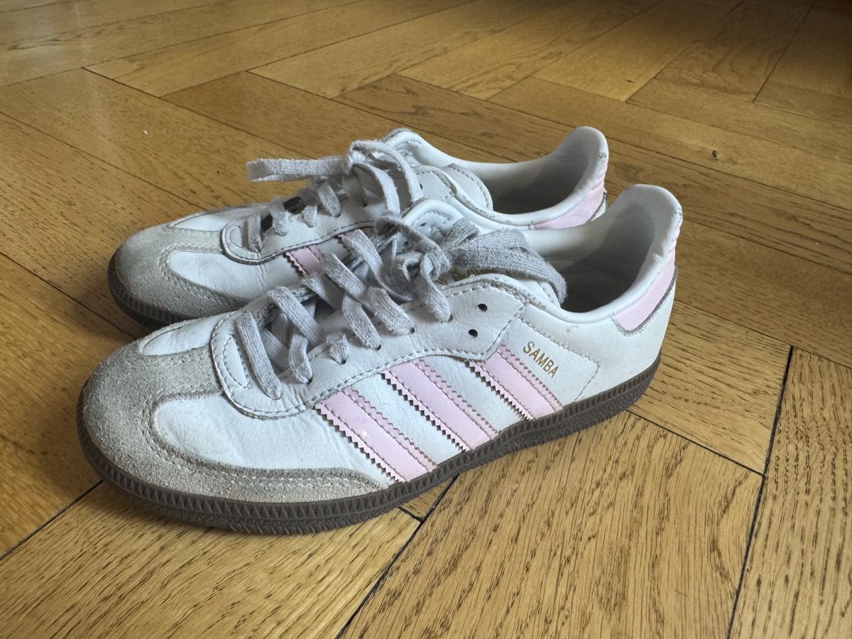 Adidas Chaussures filles: Adidas Pink Samba Sneakers – D'occasion à Genève par Stephanie.xx 1