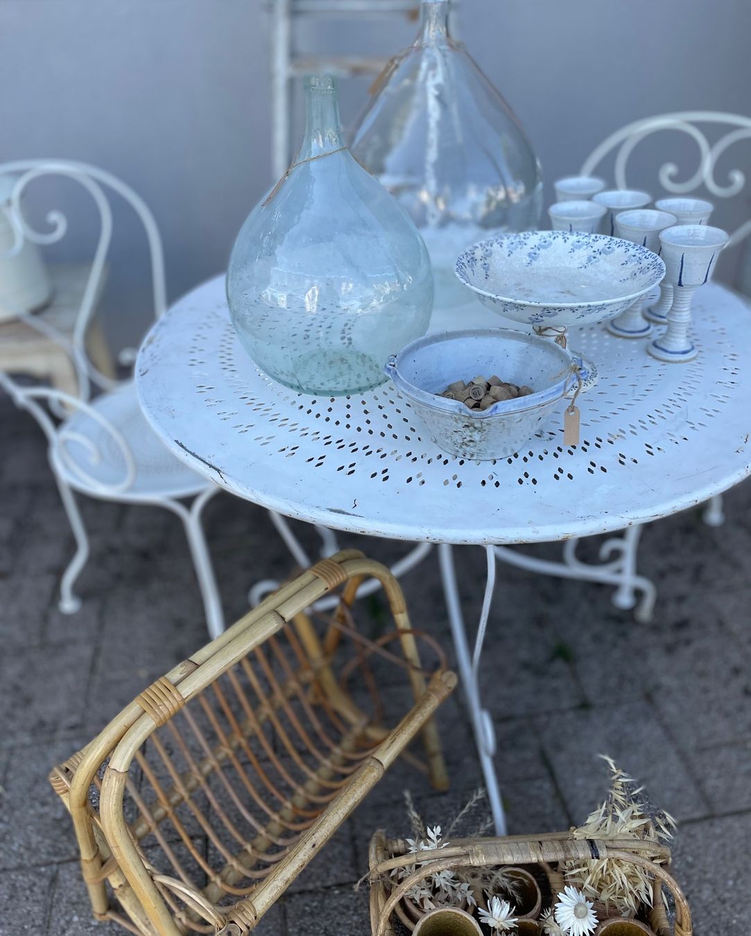 Tische: Blechtisch weiss 94cm – Gebraucht aus Sirnach von dasrosahaus 2