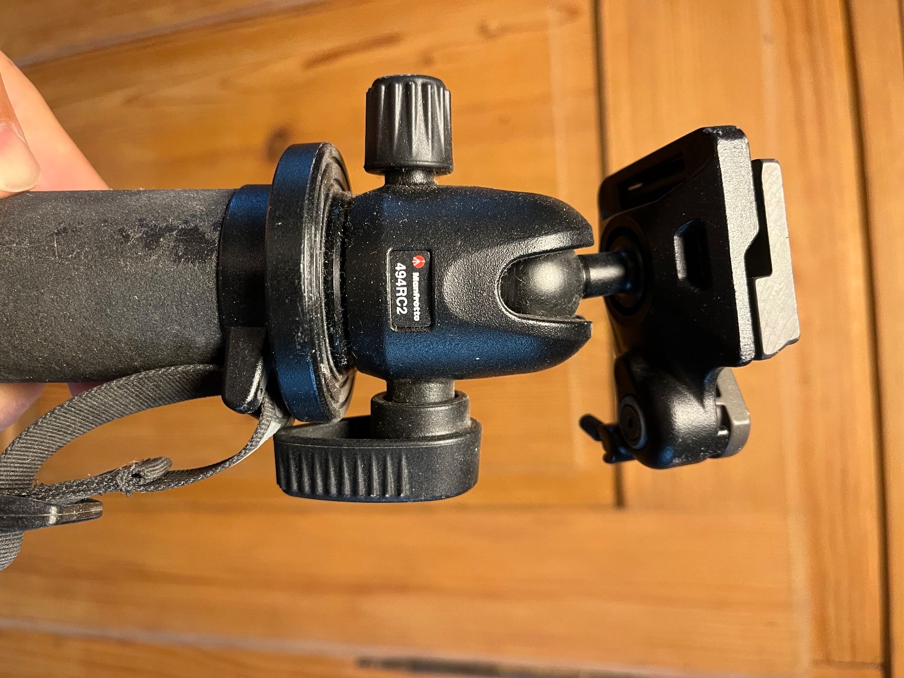 Manfrotto Treppiedi & Teste: MANFROTTO EINHANDSTATIV SELTEN GEBRAUCHT 160CM 680B – Usato da Balterswil venduto da MR_FEELGOOD 2