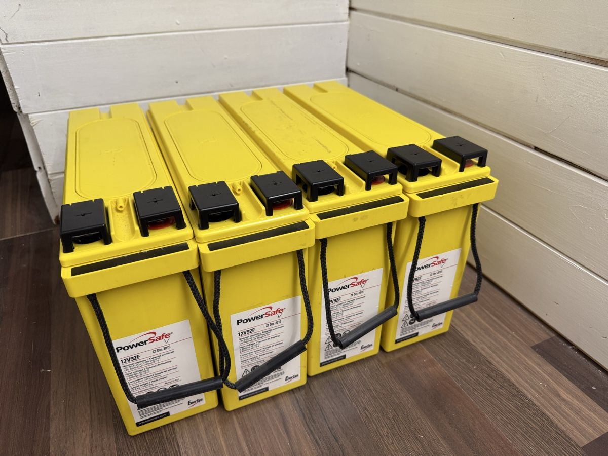 Dispositivi a energia solare: Batterie PowerSafe 12V92F 12V 92Ah – Usato da Flawil venduto da ara_pdx9