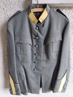 Alte Militäruniform Armee Schweiz Hauptmann