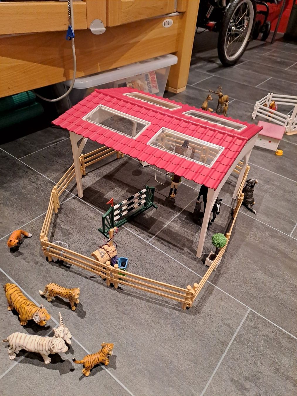 Schleich Spielzeuge: Schleich Pferde Auslauf – Gebraucht aus Cordast von  2
