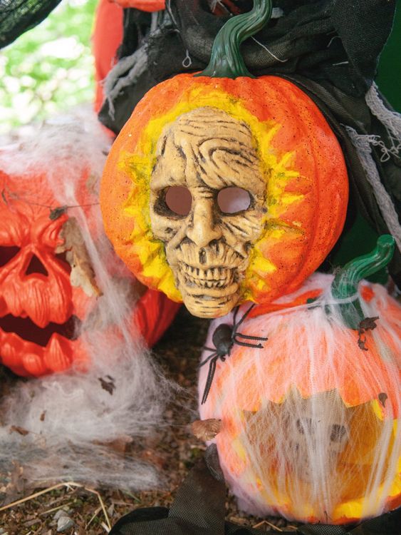 IKOLA Haarklammer Mit Totenkopf-Kürbis Motiv – Schwarz/Weiß, Für Halloween & Grusel-Looks