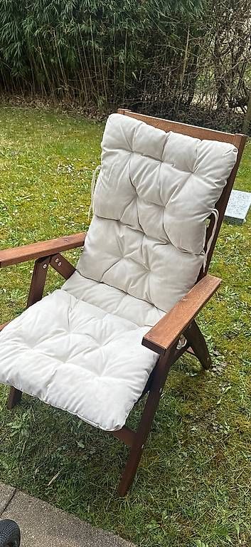 Set di tavolo e panche: Gartentisch mit Stühlen und Kissen – Usato da Wallisellen venduto da and_qq6d