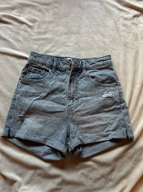 Jeans: kurze Jeans – D'occasion à Trub par elinschleiderschrank