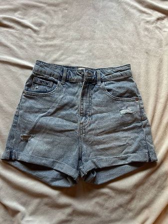 kurze Jeans