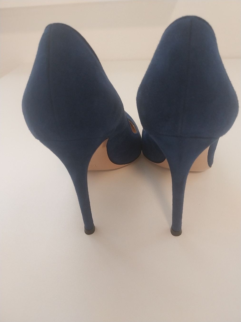 Gianvito Rossi Scarpe da donna: Gianvito Rossi Pumps blau, 37.5 – Usato da Oberwil BL venduto da A.Mohler 4