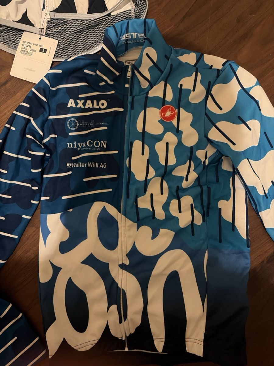 Castelli Lotti di vestiti: Komplettes Castelli Rennvelo Outfit – Nuovo e nell'imballaggio originale da Buonas venduto da lililou2 1