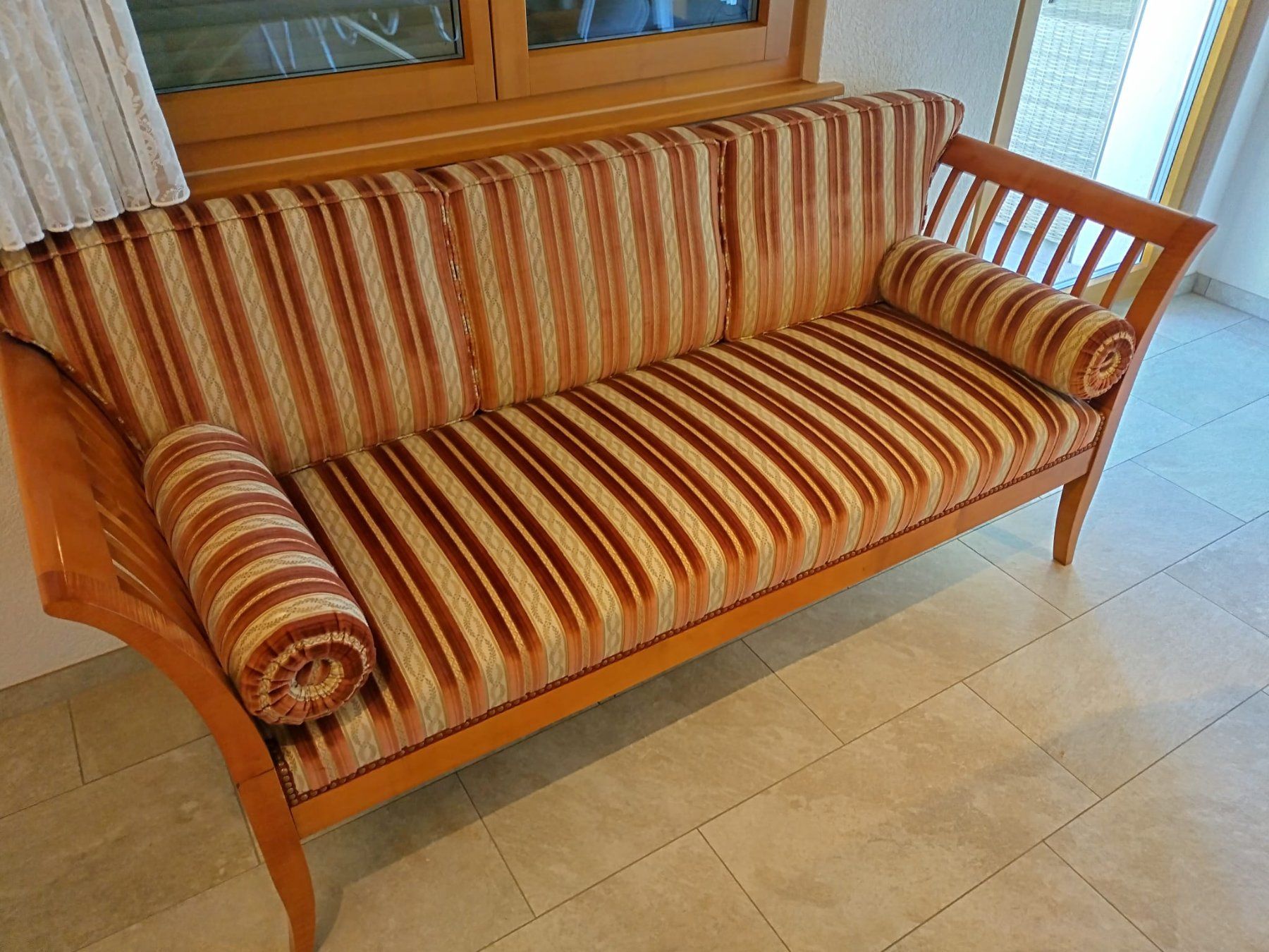 Divani: Wunderschöne, klassische, flache Sofa – Usato da Gross venduto da eve_m9qj