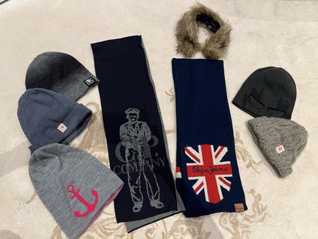 Set 8 tlg Beanies, Schals, Kragen