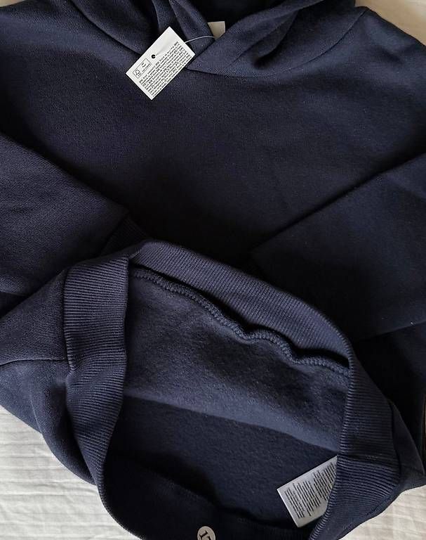 Pullover & Sweatshirts: Pullover, Gr. 104, NEU – Neu und originalverpackt aus Dietikon von ing_f9sy 1