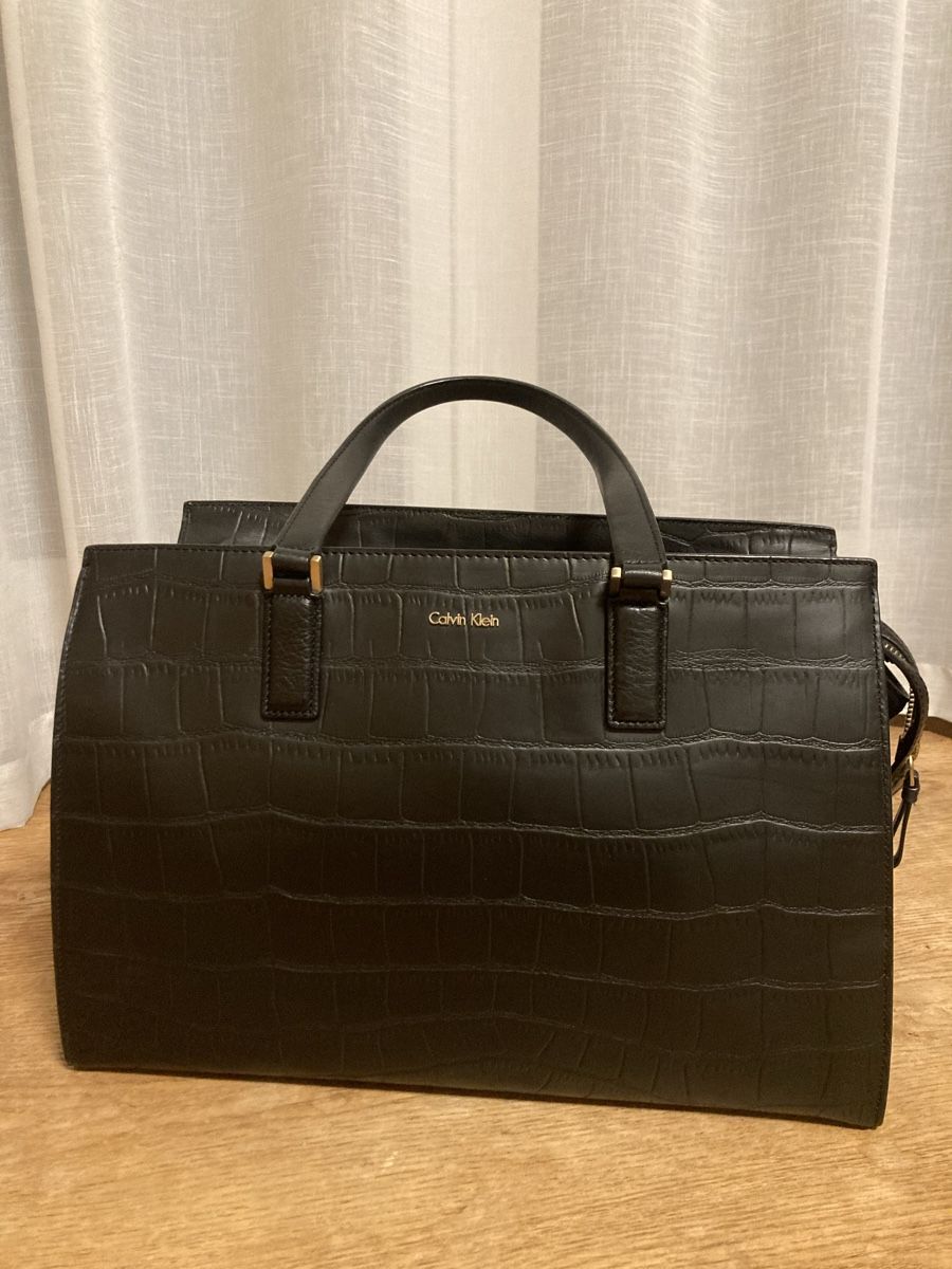 Calvin Klein Sacs femmes: Handtasche Calvin Klein – D'occasion à Winterthur par butterfly210