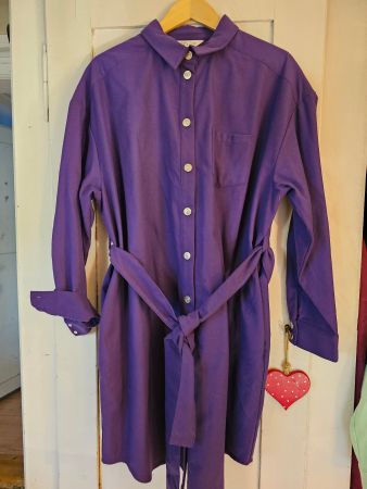 Lila Hemdblusenkleid Gr. 46/48 mit Gürtel