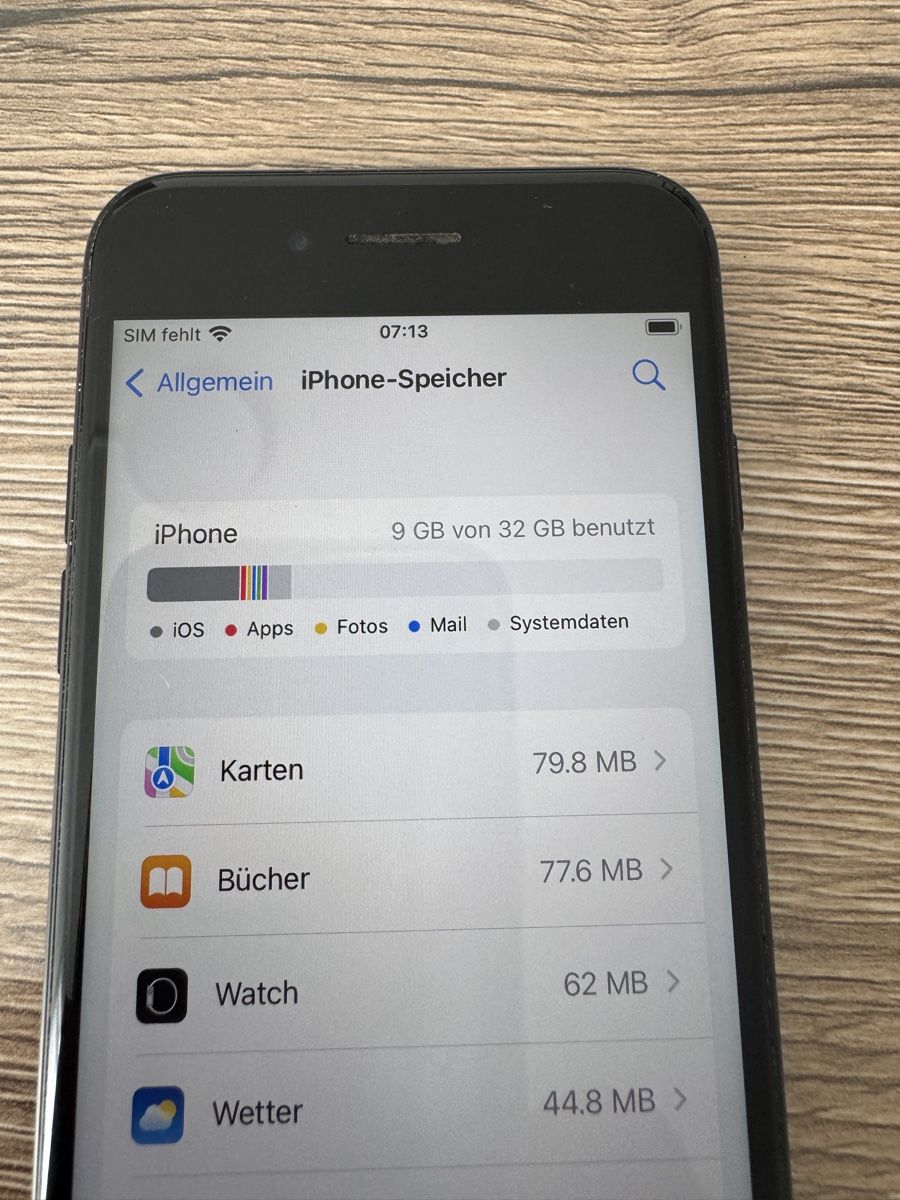 Apple Telefoni cellulari / Smartphones: iPhone 7 – Usato da Bern venduto da Adidonble 1