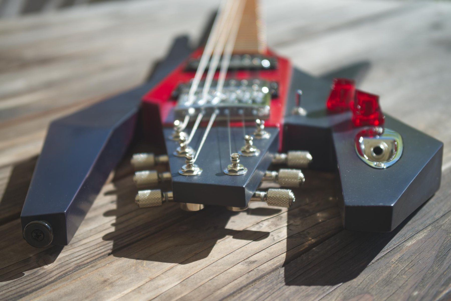 Musikinstrumente: INVERSE GUITARS Crayfish Guitar – Neu und originalverpackt aus Schaffhausen von Saitensprung_SH 2
