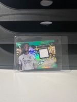 Topps Camavinga Karte signiert mit Trikotteil Rea...