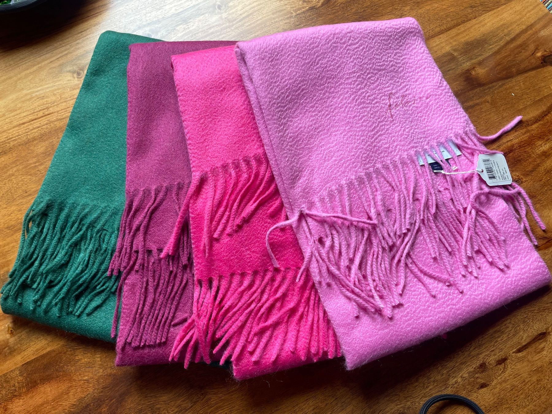 Fabric Frontline Foulards, Tücher & Schals: Kaschmirschal Fabric Frontline – Neu (gemäss Beschreibung) aus Zürich von Poppy108 2