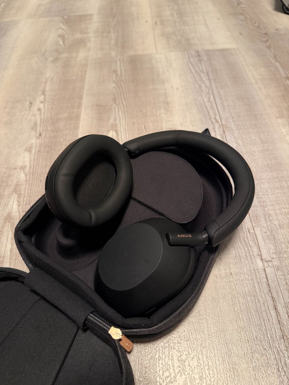 Sony Kopfhörer: Defekte Sony WH-1000XM5 – Defekt aus Rotkreuz von green2