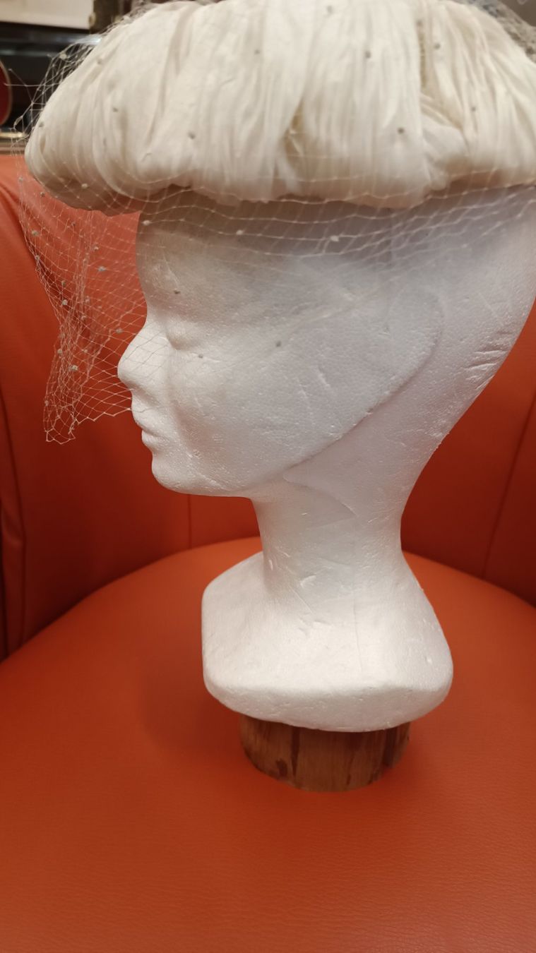 Chapeaux, bonnets & casquettes: 50er Jahre Cocktailhut Gilbert Orcel Paris – D'occasion à Reiden par Zofi-Brocki 3