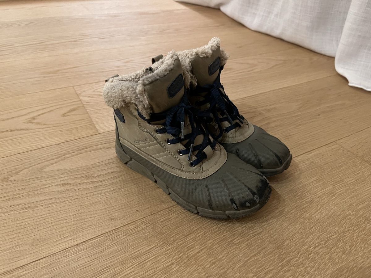 Schuhe für Jungen: Geox Waterproof Warm Winter Boots, EU 33 – Gebraucht aus Planken von R4gskL7 1