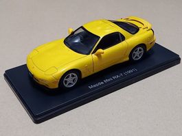 Mazda RX-7 III / Enfini FD3S 1991-1993 RHD gelb      1:24