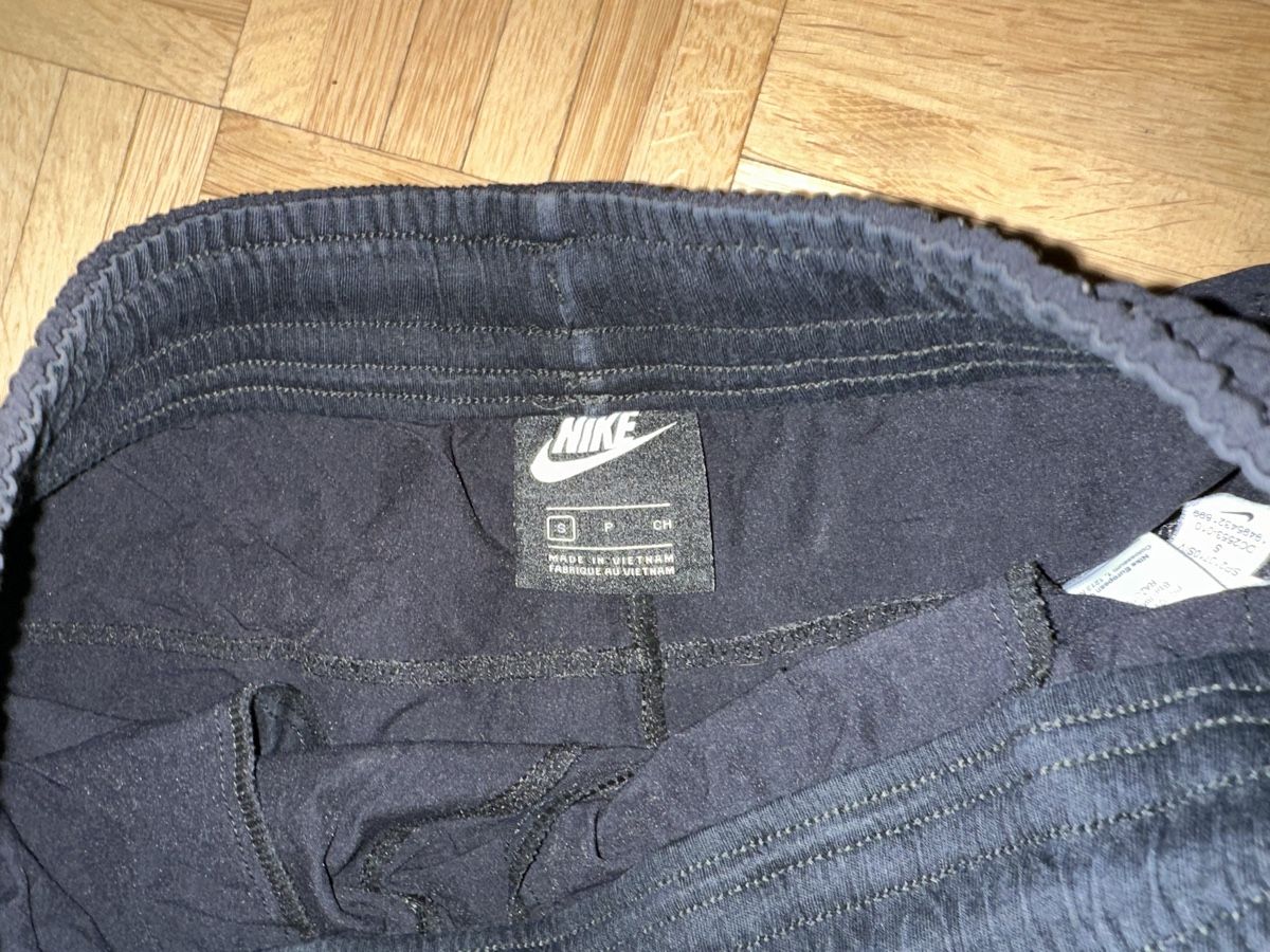 Nike Pantaloni: Pantalon nike – Usato da Genève venduto da abelitoo 4