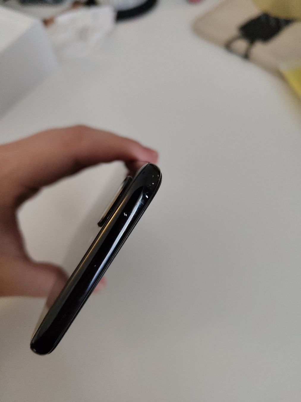 Honor Handys / Smartphones: Honor 10 64GB mit Google Play inkl. Hülle – Gebraucht aus Schüpfheim von ele_sk2m 4
