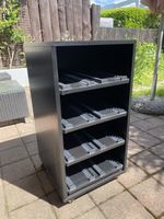 CD/DVD Regal mit Auszug - Top Zustand!
