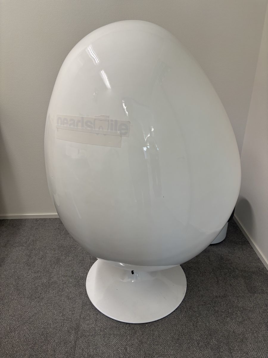 Sessel: Egg Chair mit Tisch – Gebraucht aus Zürich von jjjb21777 6