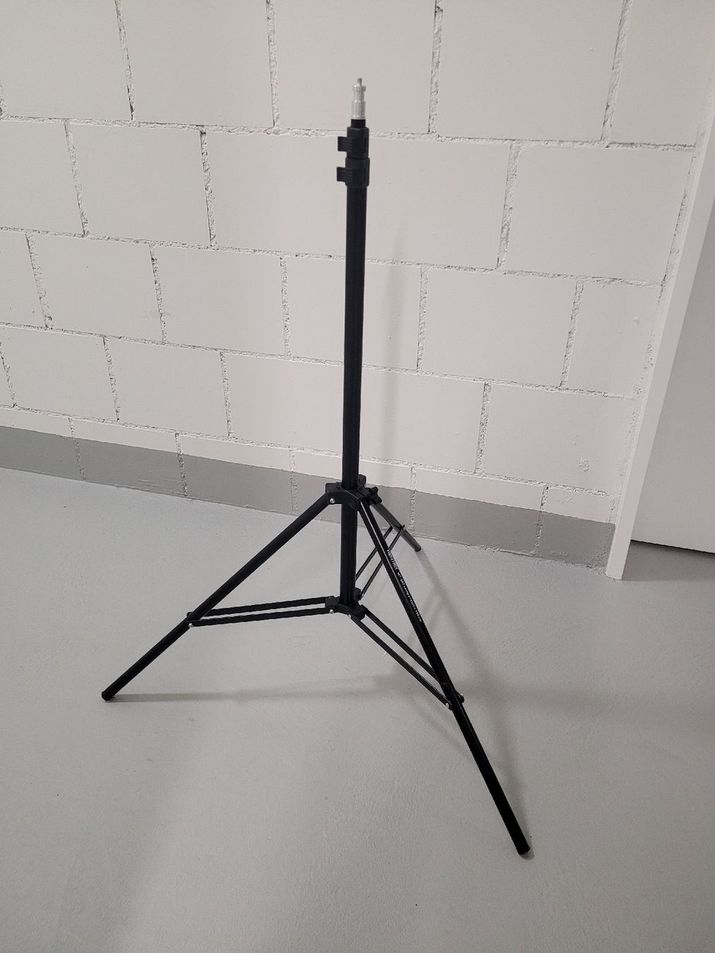 Treppiedi & Teste: Walimex WT-806 Lampenstativ 256cm – Usato da Beinwil am See venduto da dca_vg5p