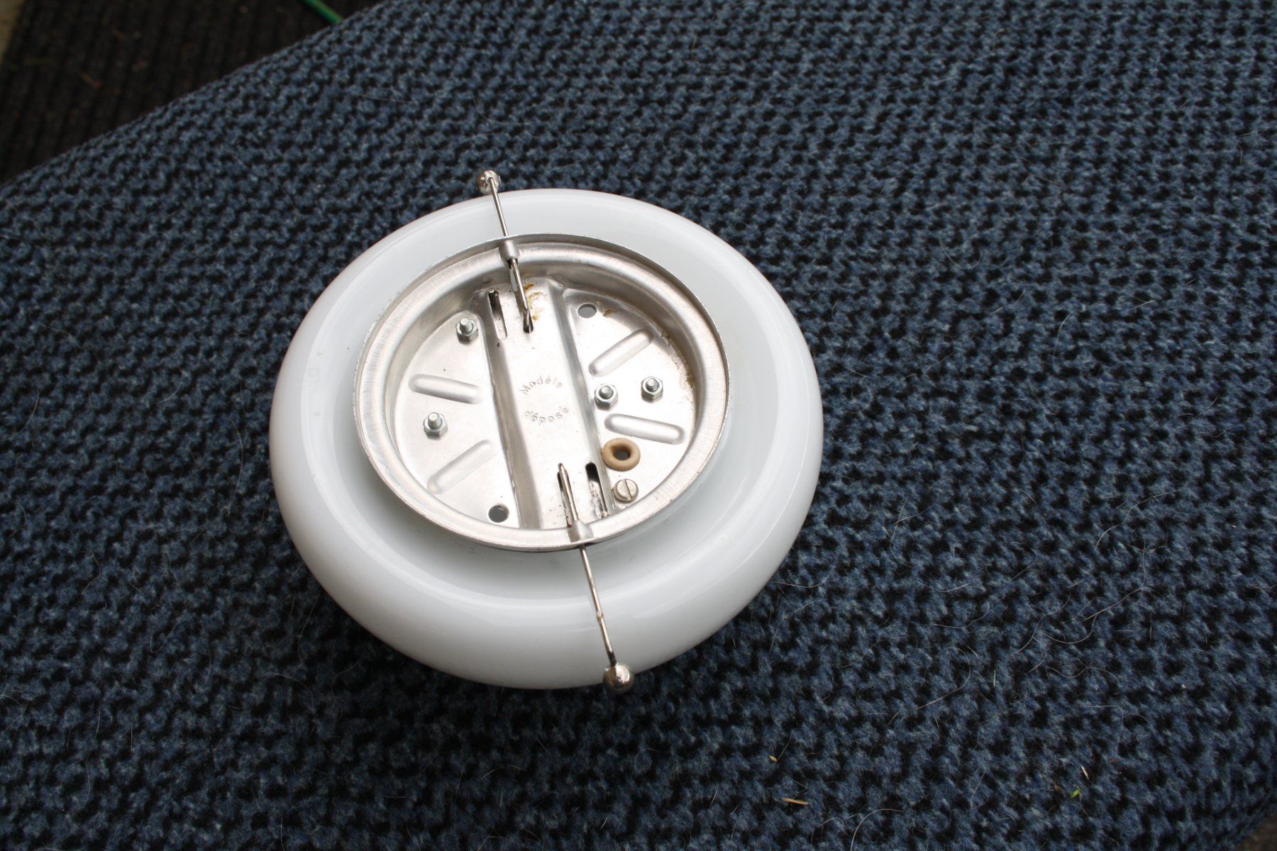 Lampade: VINTAGE WAND ODER DECKEN LAMPE WEISSGLAS – Usato da Wauwil venduto da Pneuedy 3