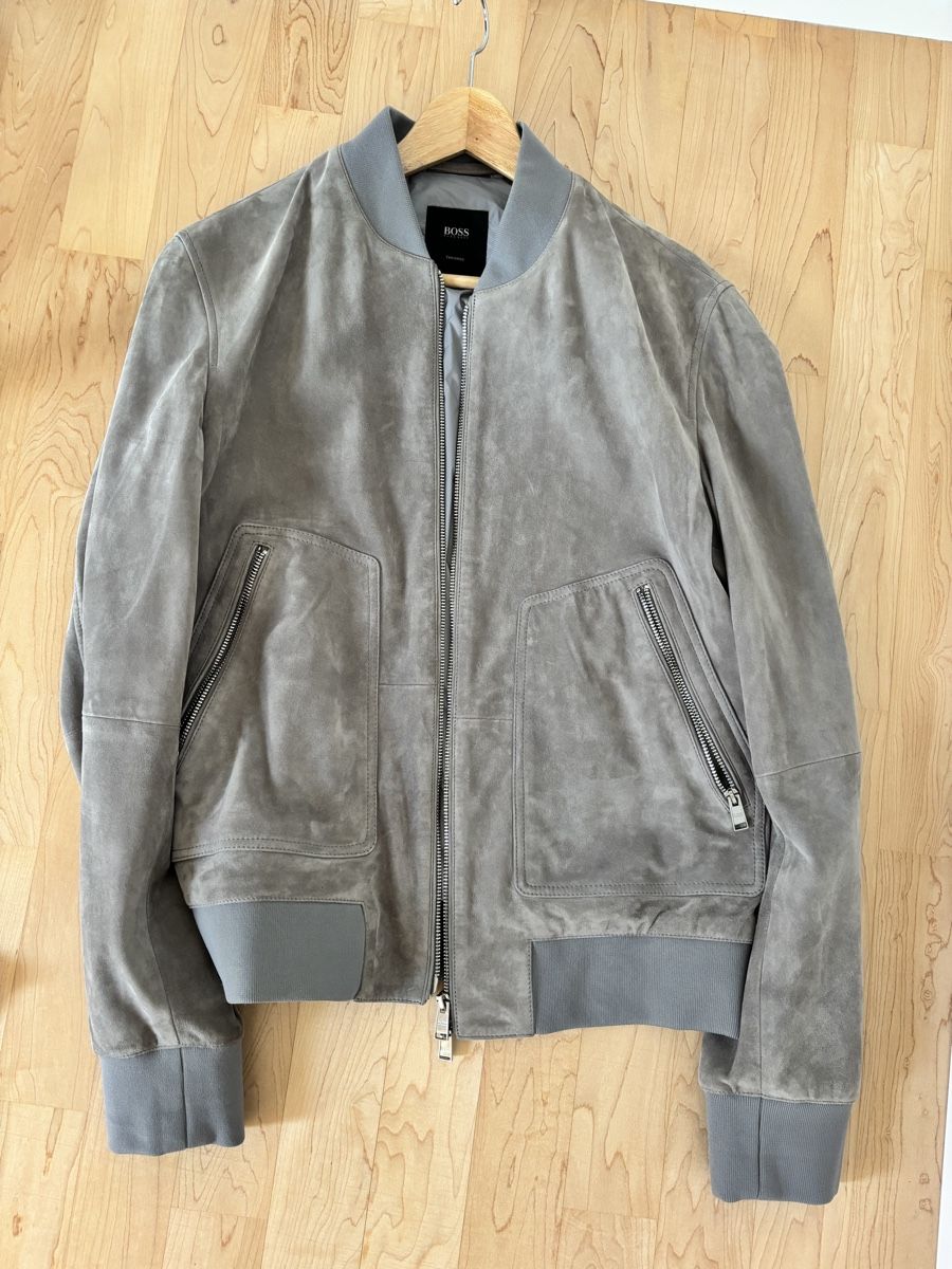 Hugo Boss Giacche: Grey Suede Bomber Jacket by BOSS - Size 50 – Usato da Zumikon venduto da laudz
