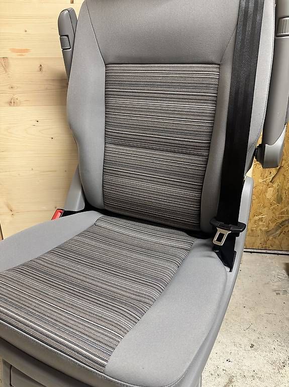 Alle Autoersatzteile: VW T5 Einzelsitz Verdrehbar – Neu und originalverpackt aus Beromünster von RomanF01 2