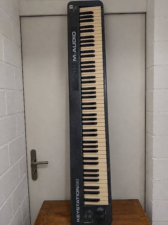 Strumenti musicali: M-Audio Keystation 88 – MIDI Keyboard / Controller – Usato da Dietikon venduto da Vent-Gary-